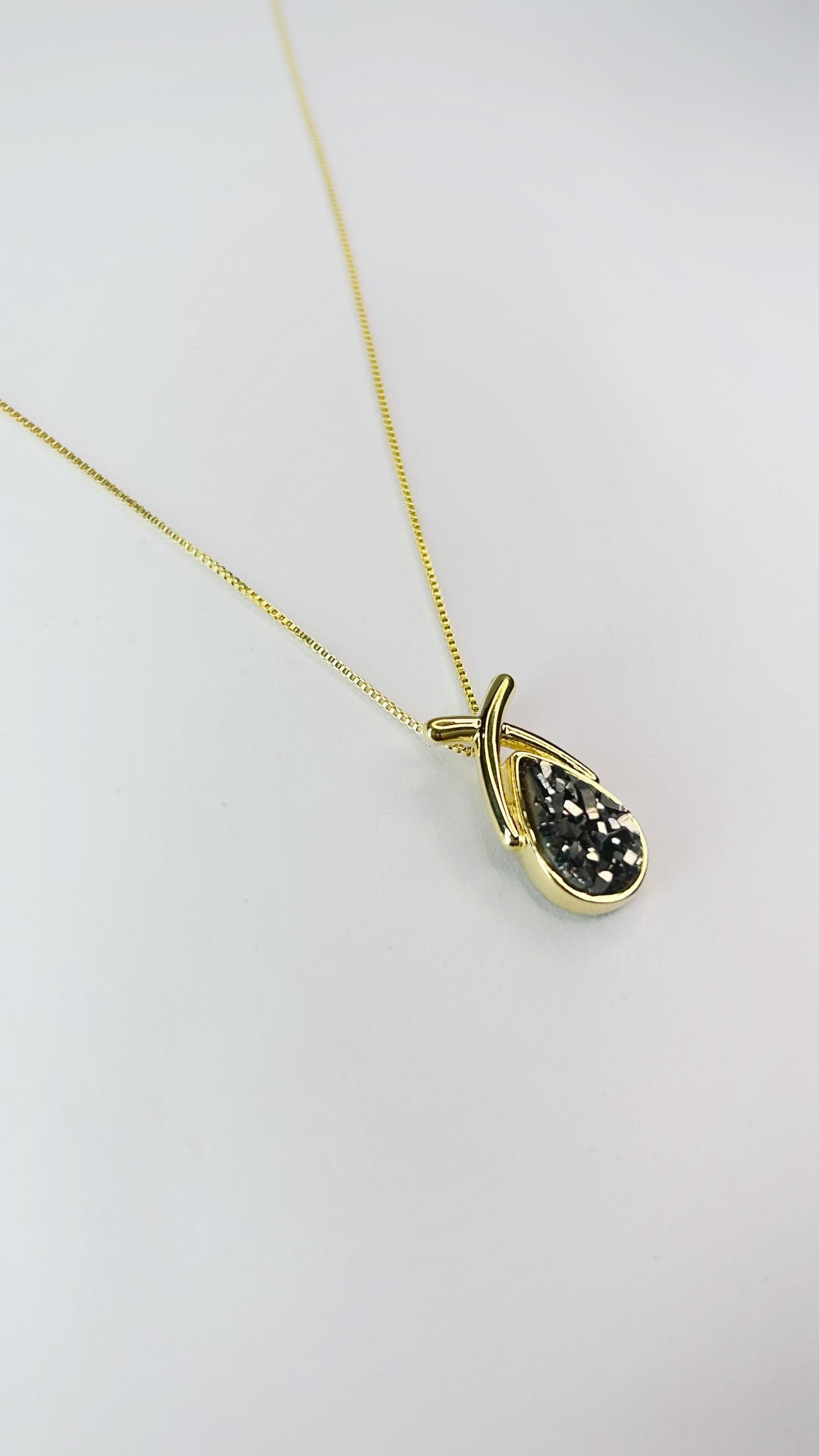 Colar Gota com Drusa Prata Natural Folheado a Ouro 18k